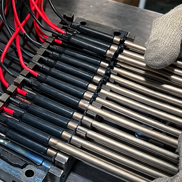 Instalación de resistencias eléctricas y termopares